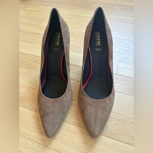 Geox Women's Tan Suede Heels